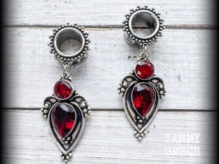 Ornate Garnet gemstone tunnel earrings-Gemstone ear gauges Cheap