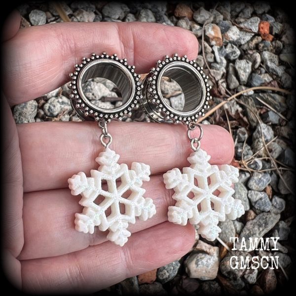 Glitter snowflake tunnel earrings-Christmas tunnel dangles Online