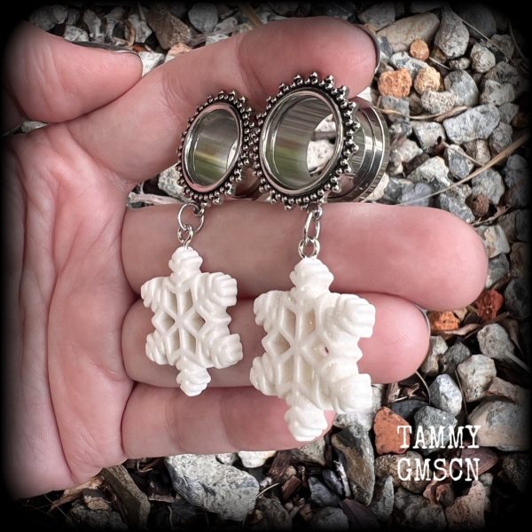 Glitter snowflake tunnel earrings-Christmas tunnel dangles Online