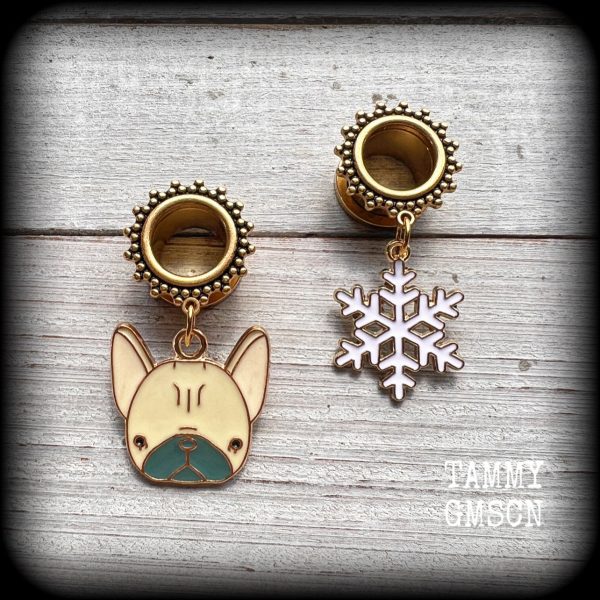 Festive pug dog earrings-Christmas snowflake tunnel earrings For Cheap