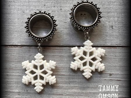 Glitter snowflake tunnel earrings-Christmas tunnel dangles Online